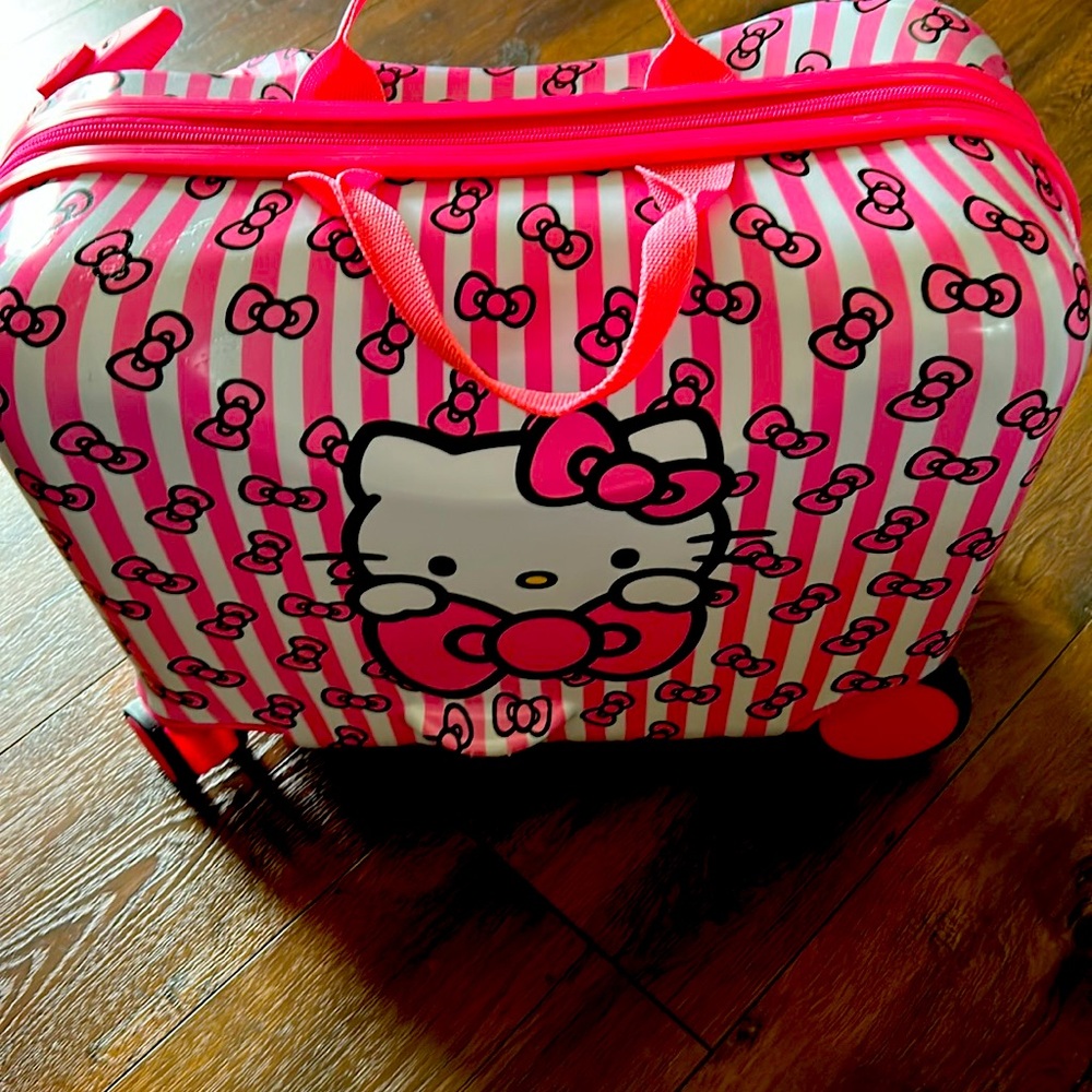 Kids hello kitty suitcase